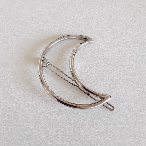 Moon Barrett - Picture 2 of 2